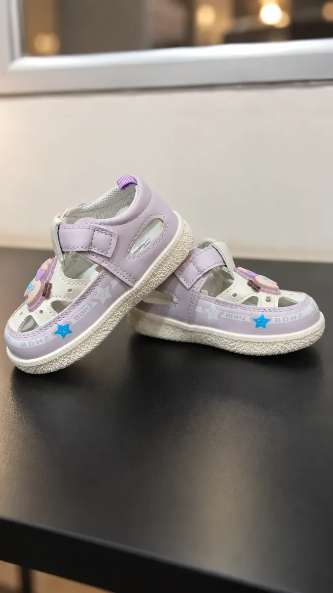 Sandalias Bebé Abiertas Con Velcro Y Diseño Infantil