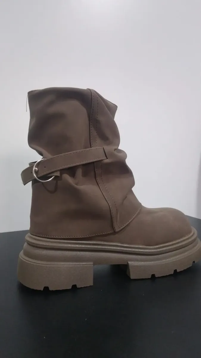 Bota Mujer Caña Media Fruncida Plataforma Cómoda - Imagen 2