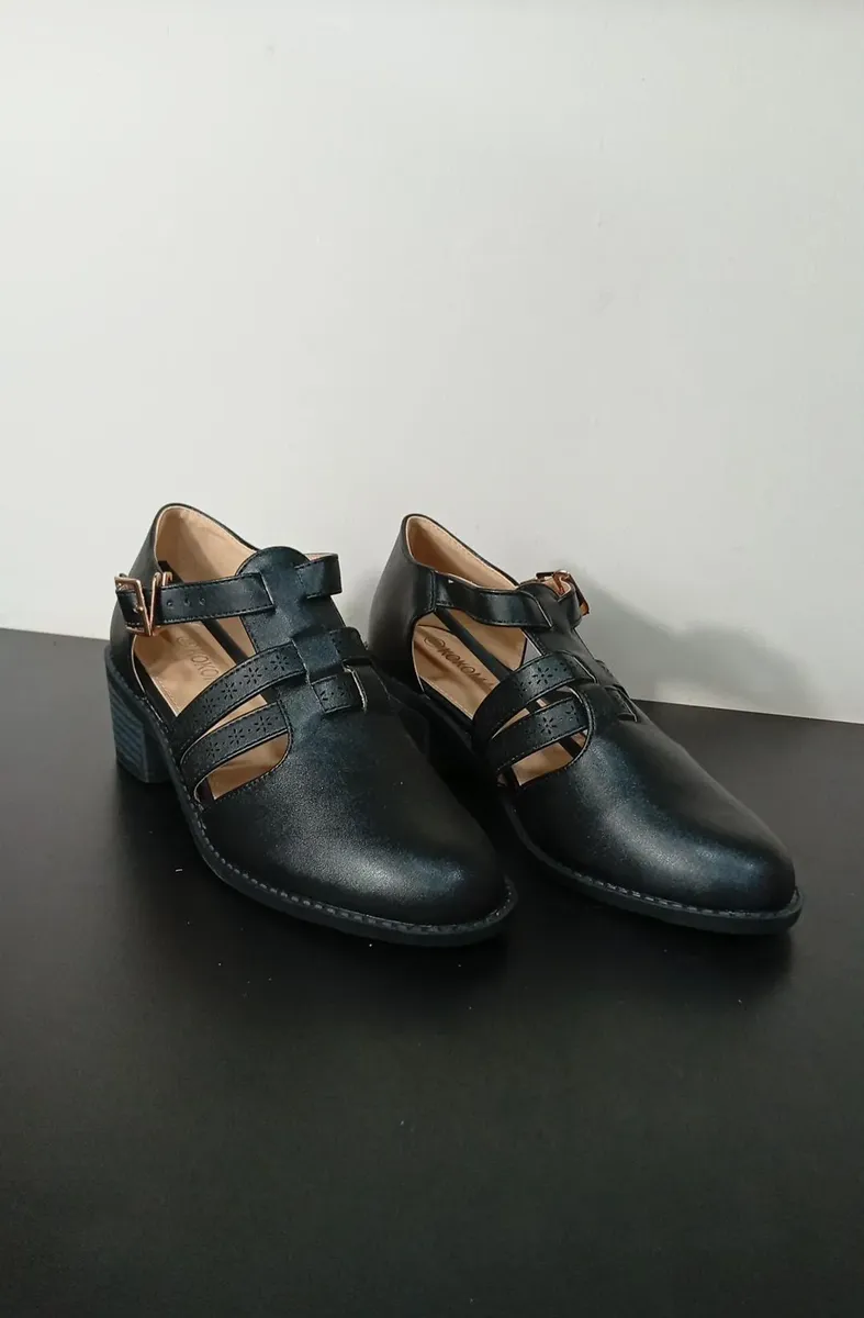 Zapatos Mujer Con Taco Bajo Hebilla Y Diseño Calado - Imagen 3